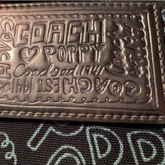 Coach Poppy Heart Wristlet Black Gold Metallic Canvas Original And Limited - Picture 2 of 13